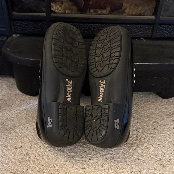 Alegria Women’s Shiny Black Slip-On Loafers Size 35 (5) - Picture 6 of 6